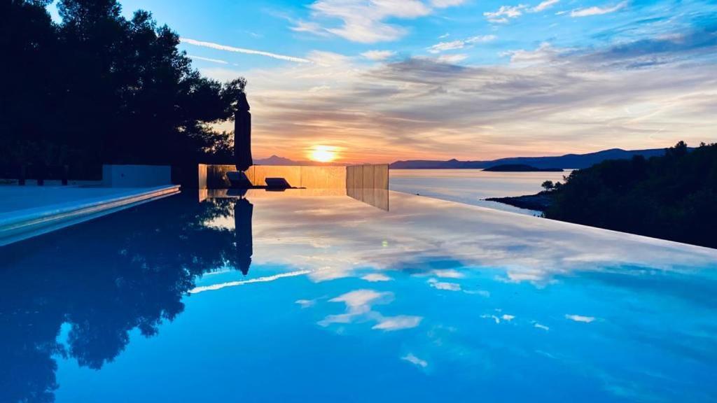 Holiday Hvar Vrbanj Bagian luar foto