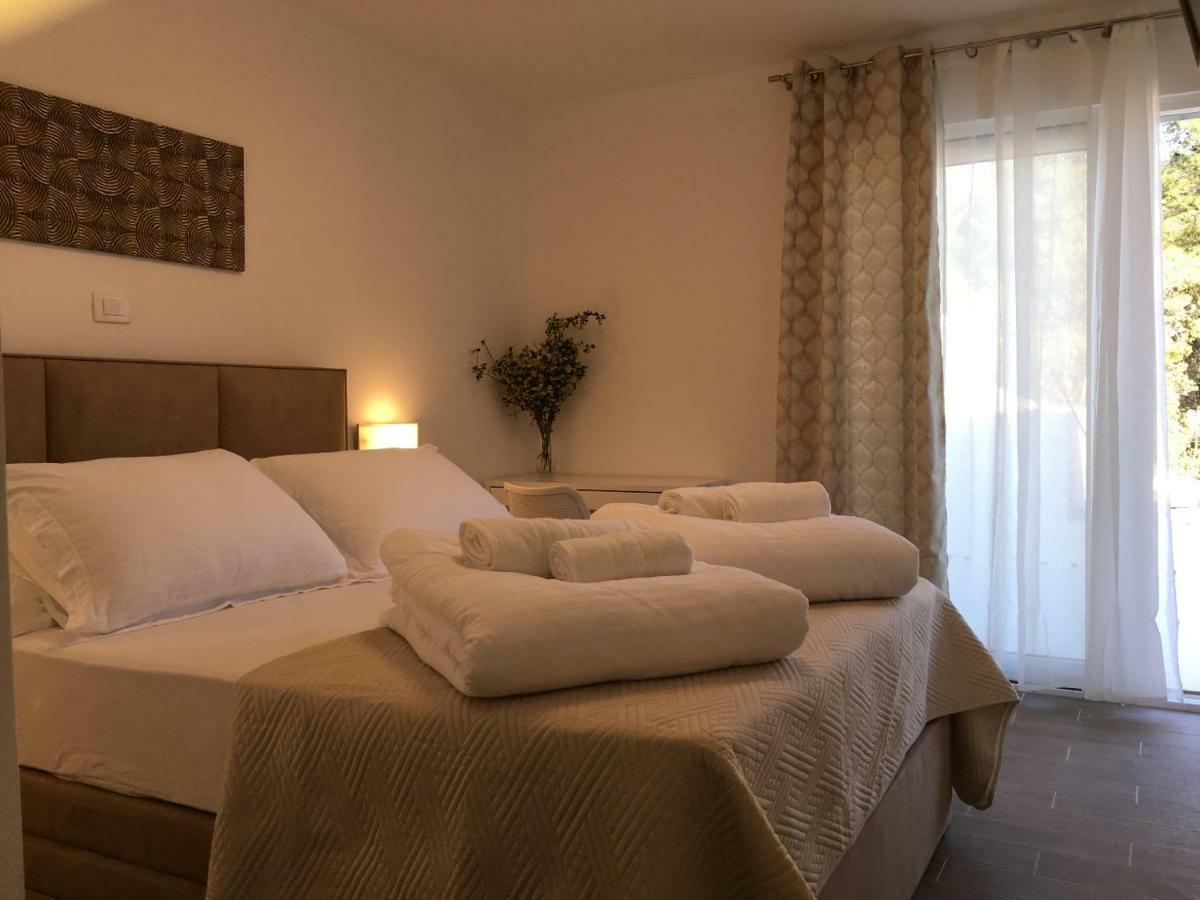 Holiday Hvar Vrbanj Bagian luar foto