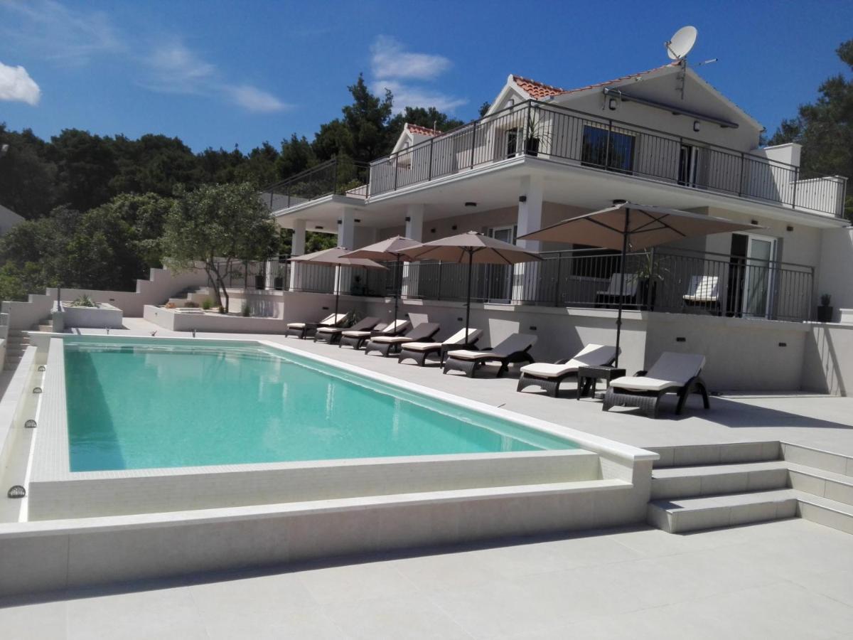 Holiday Hvar Vrbanj Bagian luar foto